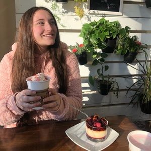 Meet your Posher, Melissa